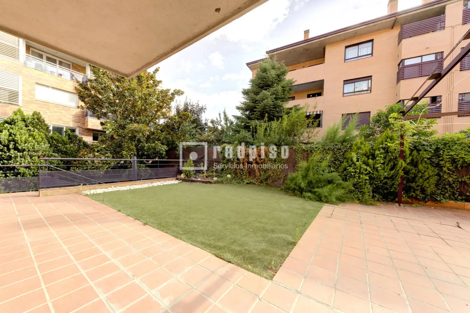 Jardín de Piso en venta en Boadilla del Monte con Aire acondicionado, Calefacción y Terraza