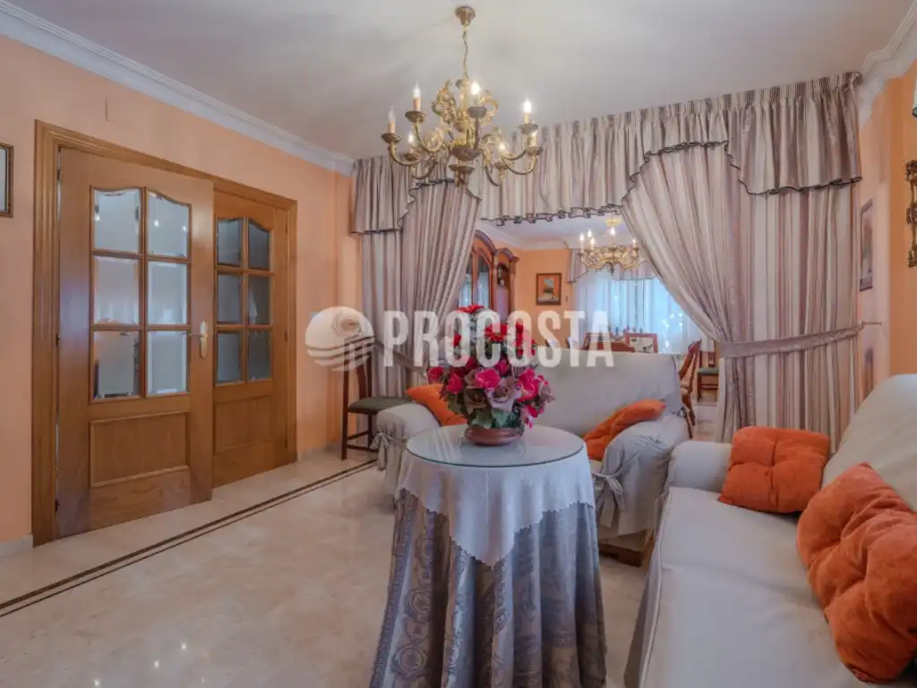 Sala d'estar de Casa o xalet en venda en Fuente Vaqueros amb Aire condicionat, Jardí privat i Terrassa