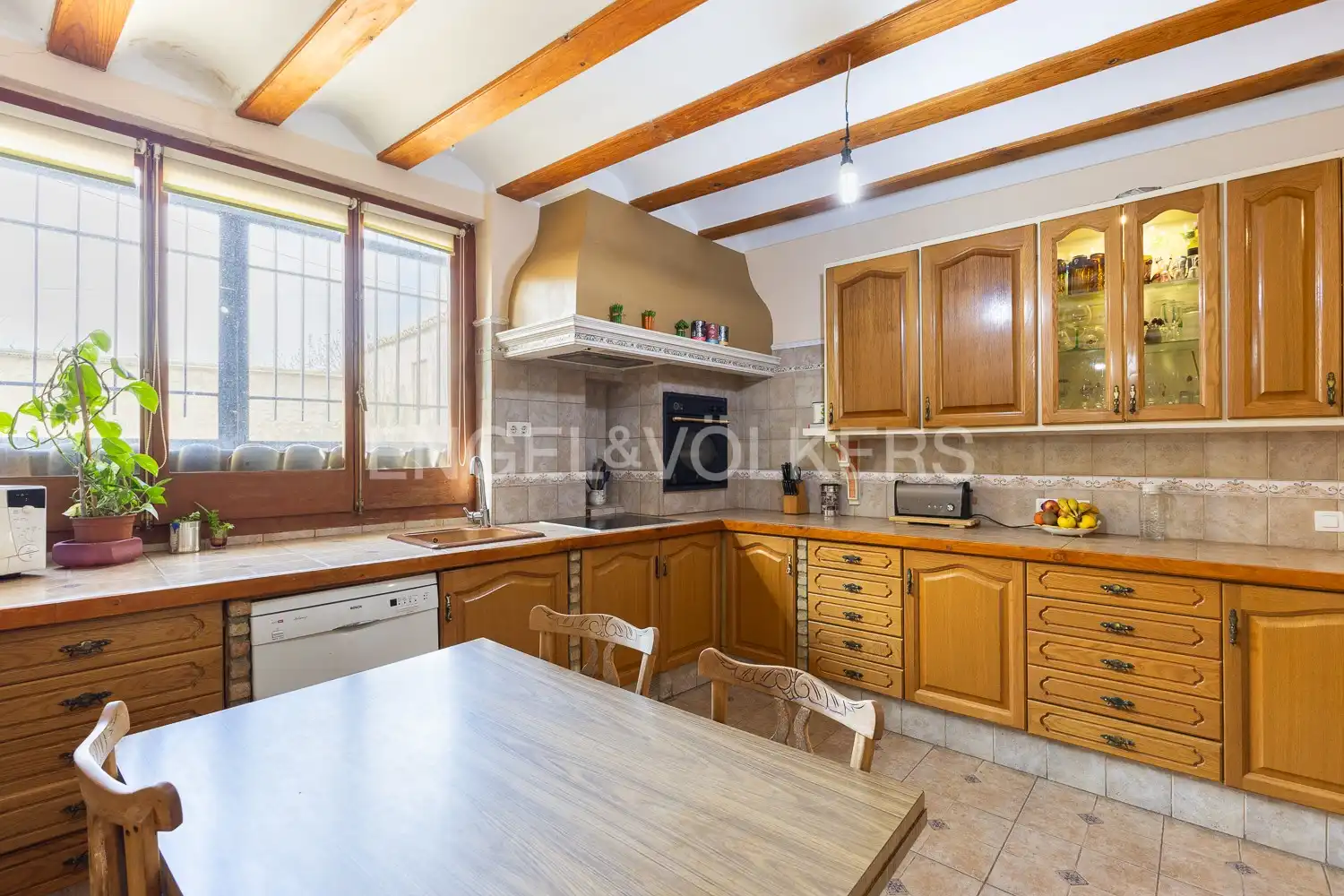 Cuina de Finca rústica en venda en Requena amb Aire condicionat, Calefacció i Jardí privat