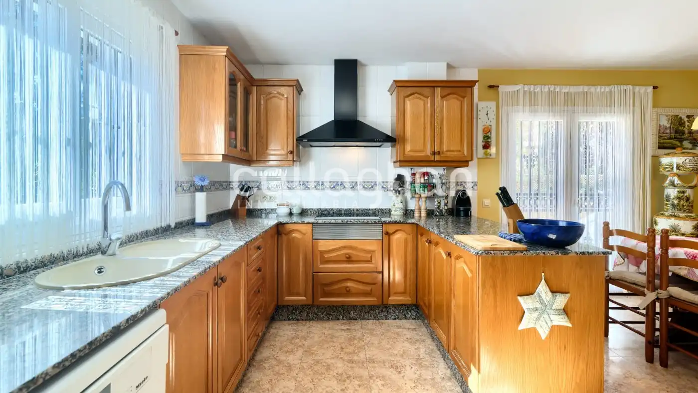 Cocina de Casa o chalet en venta en Paterna con Aire acondicionado, Calefacción y Jardín privado