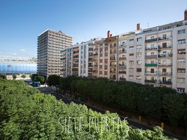 Piso con balcón en venta en Madrid Etorbidea