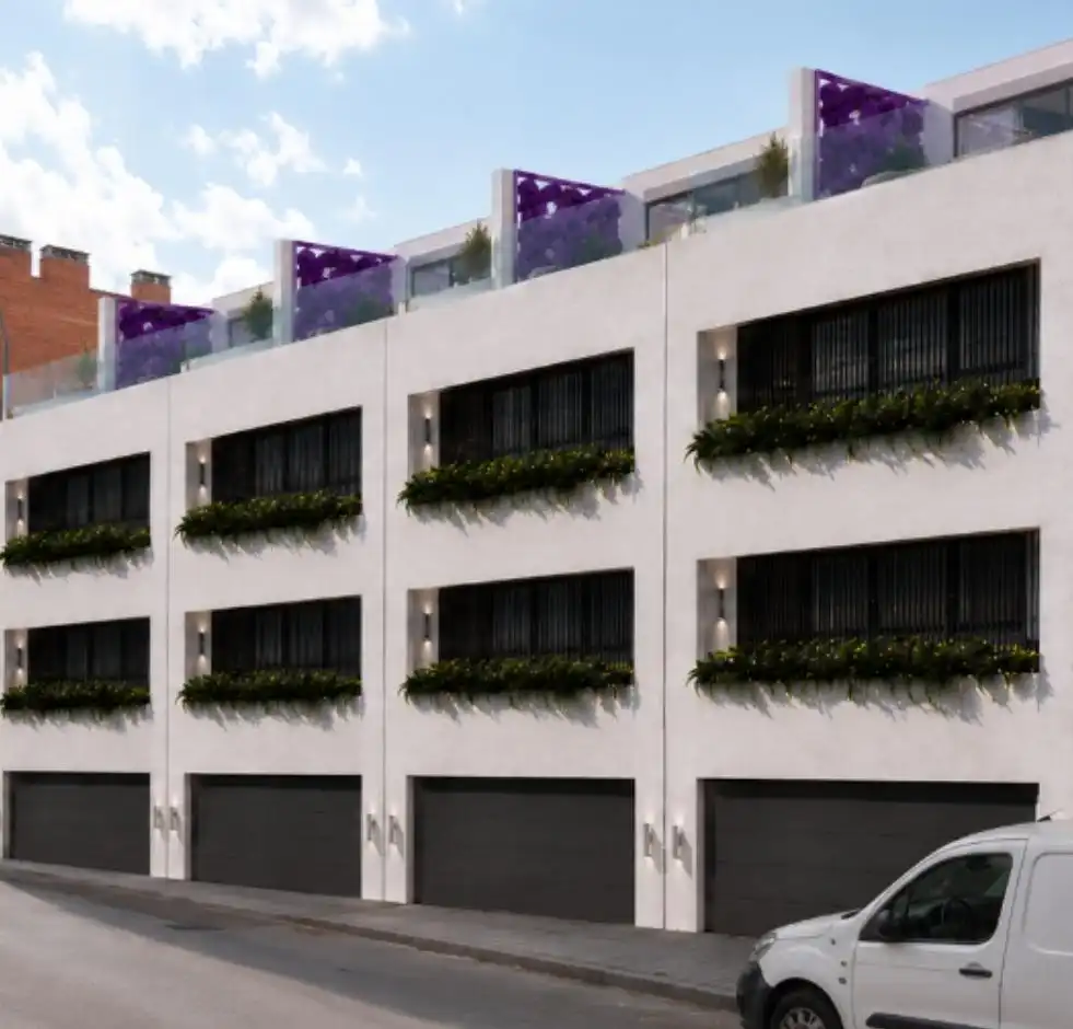 Außenansicht von Einfamilien-Reihenhaus zum Verkauf in Terrassa mit Klimaanlage, Heizung und Privatgarten