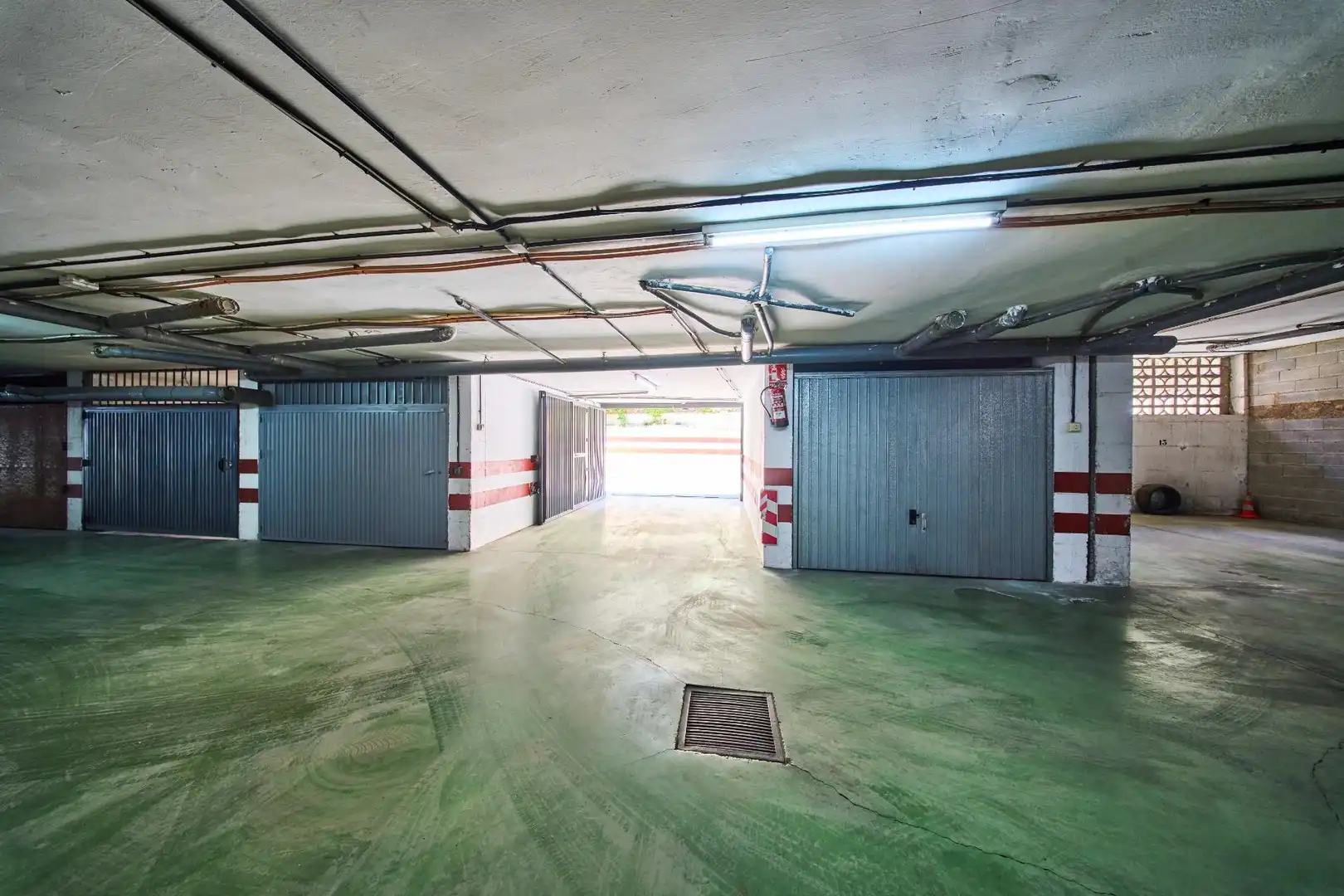 Parkplatz von Garage zum Verkauf in La Zubia