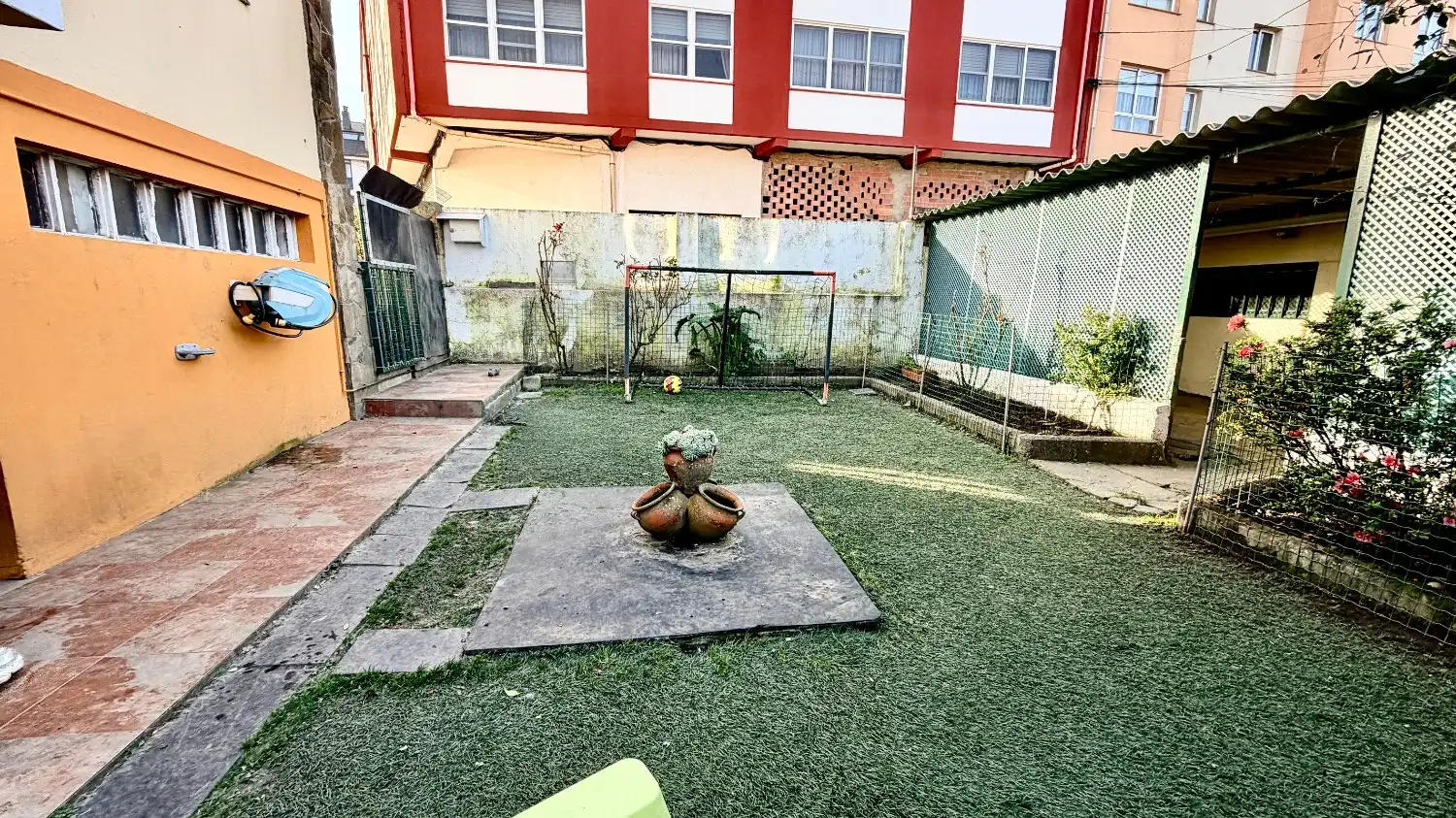 Jardí de Casa o xalet en venda en Mugardos amb Calefacció, Terrassa i Traster