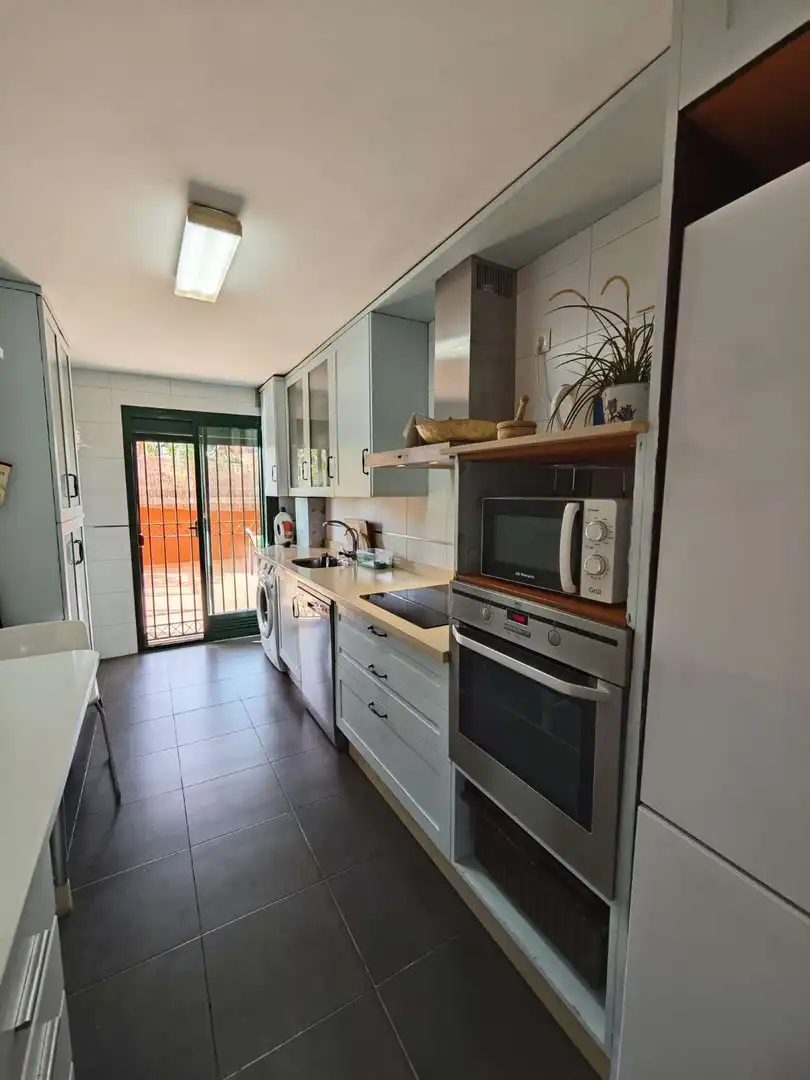 Kitchen of Ground floor for sale in Vélez-Málaga  with Terrace, Swimming Pool and Furnished