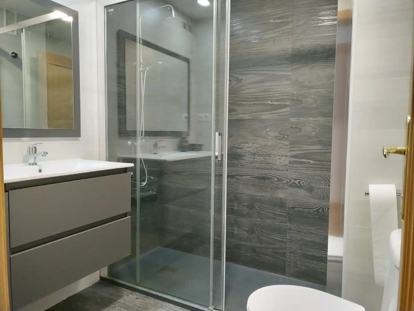 Bathroom of Flat for rent in Arganda del Rey  with Air Conditioner, Heating and Private garden
