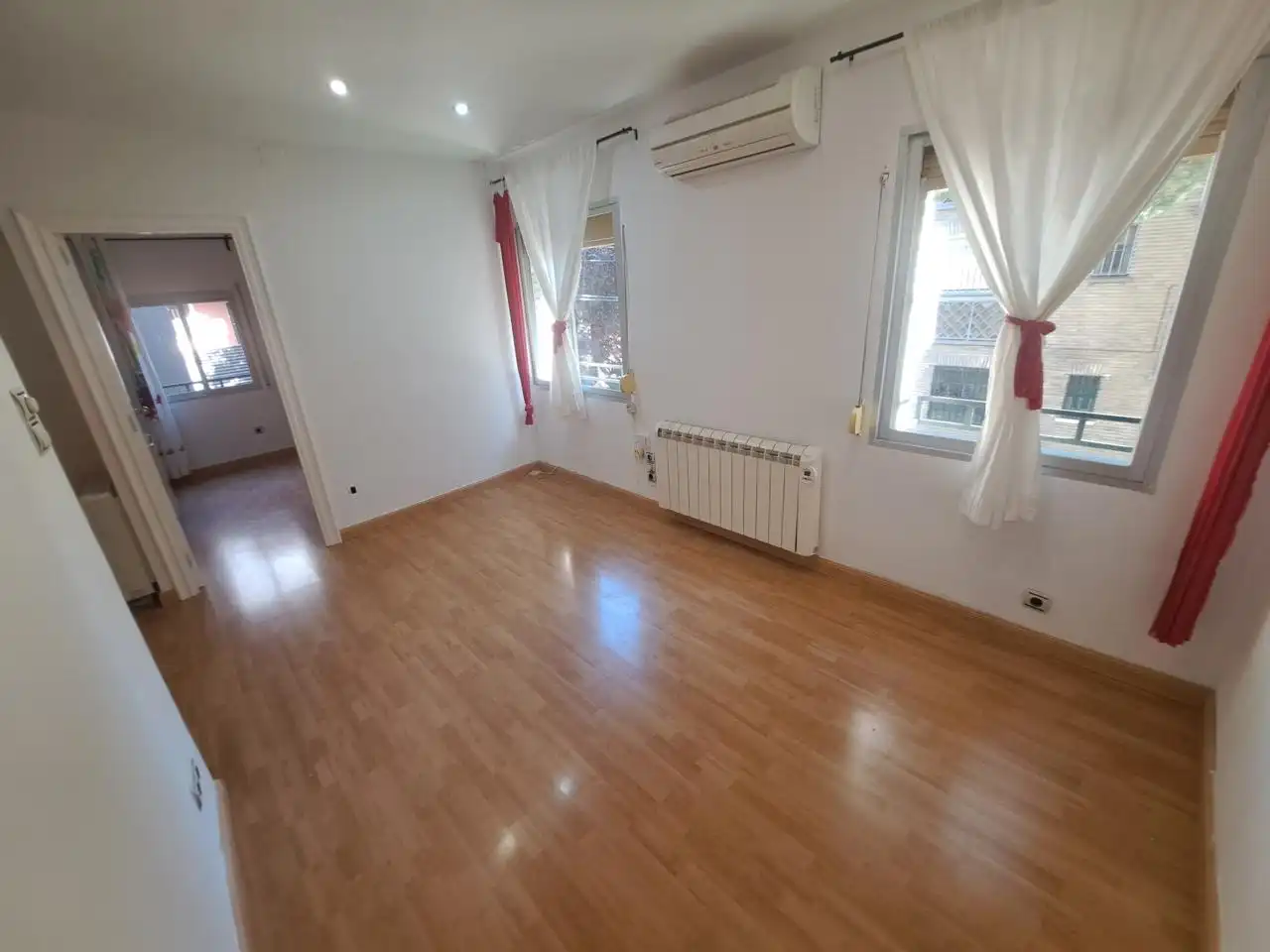 Bedroom of Flat for sale in Zaragoza  with Air Conditioner, Heating and Parquet flooring