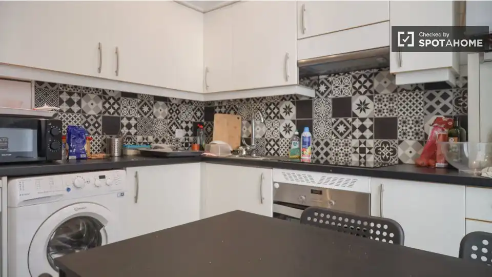 Kitchen of Flat for share in Madrid  with Air Conditioner, Heating and Terrace