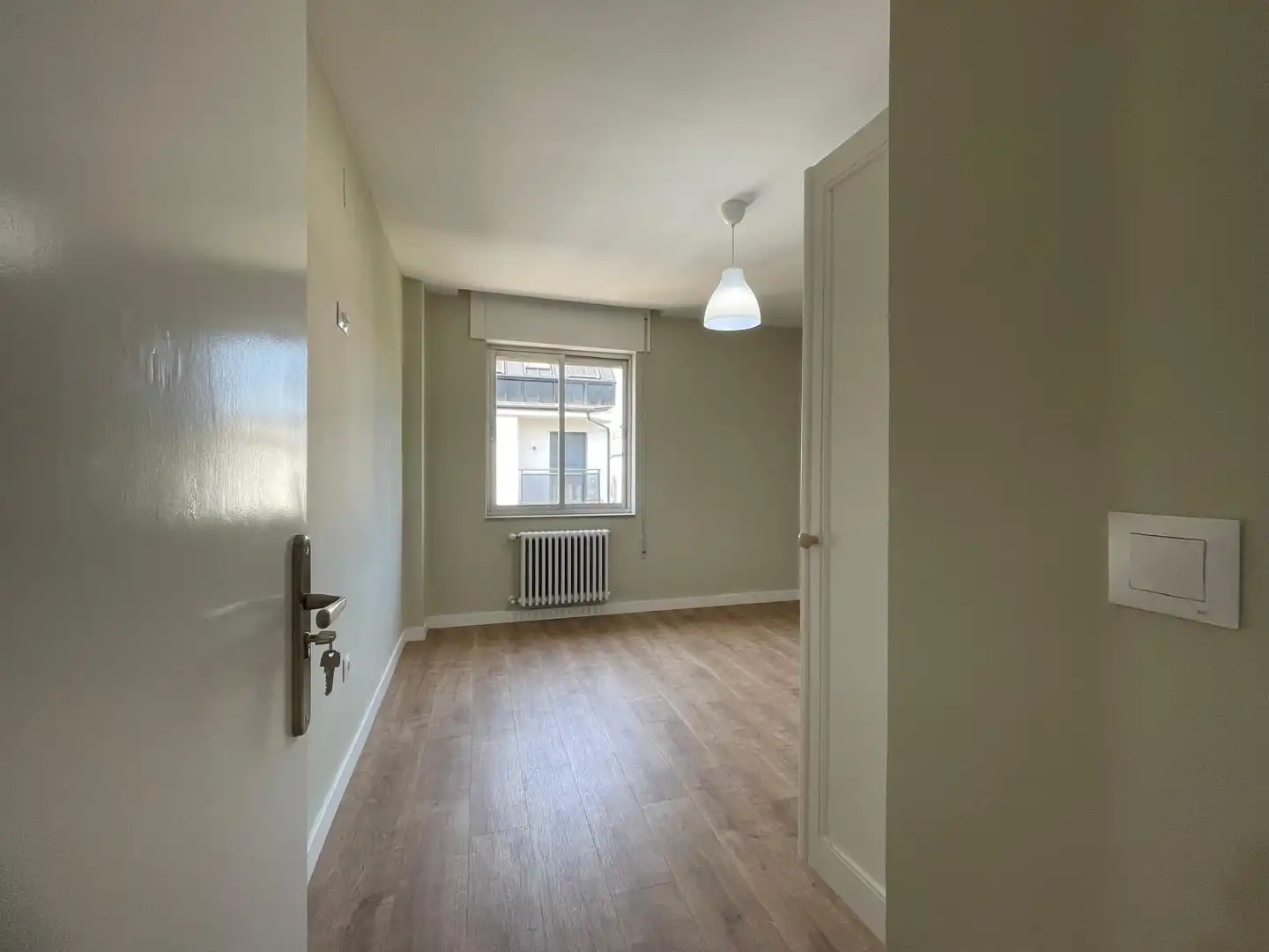 Habitación en CLAVELES, Zona Alta