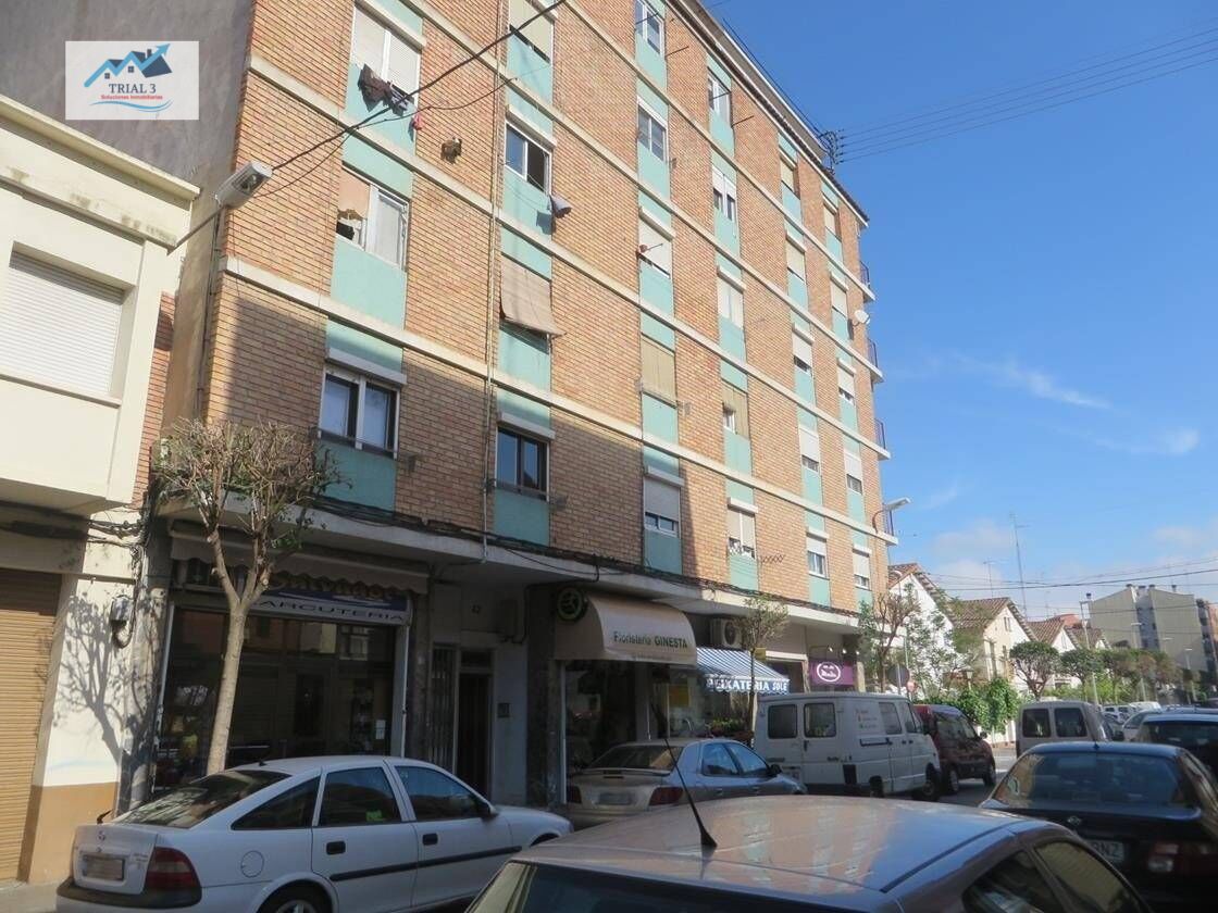 Vista exterior de Traster en venda en Balaguer