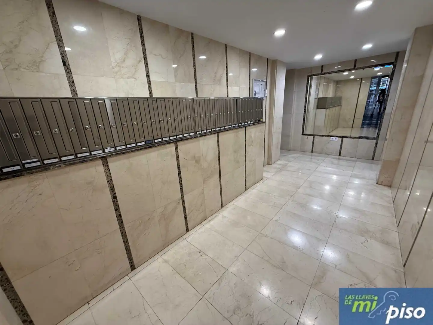 Flat with terrace for sale in Calle de Portugal 4, imagen 3