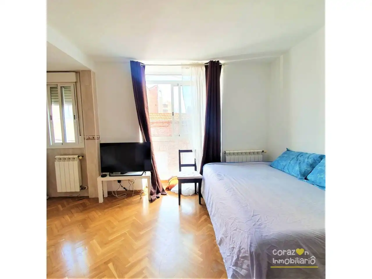 Bedroom of Study for rent in Madrid  with Air Conditioner, Parquet flooring and Storage room