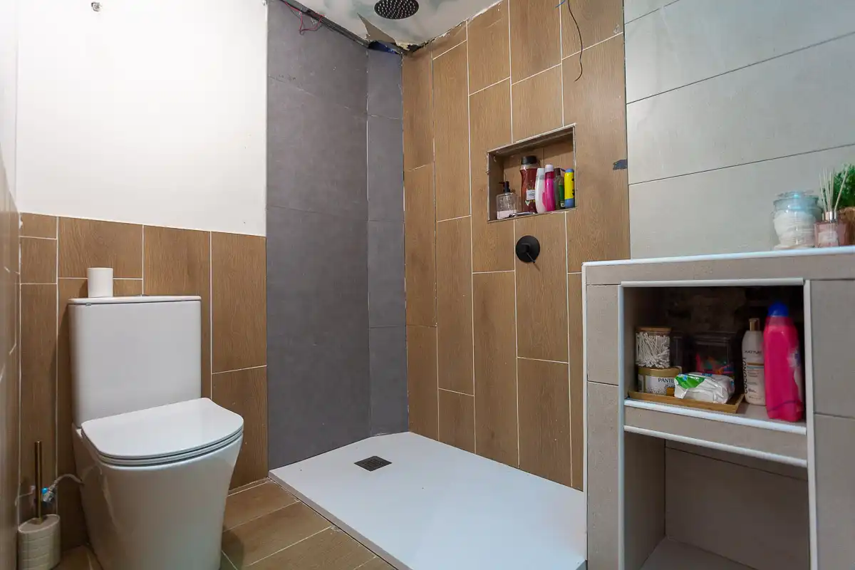 Bany de Local en venda en L'Hospitalet de Llobregat