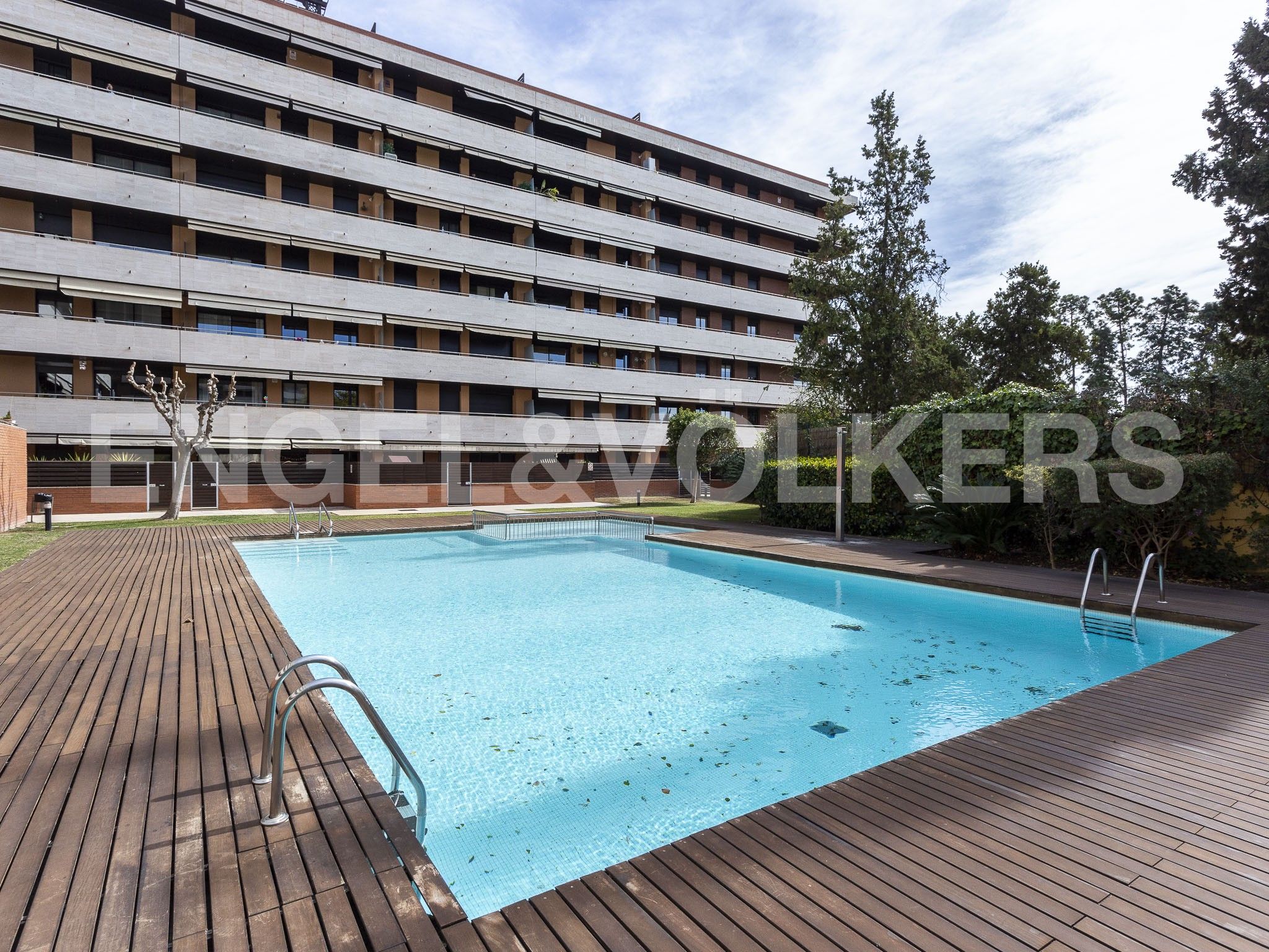 Swimming pool of Apartment for sale in Vilanova i la Geltrú  with Heating, Parquet flooring and Terrace