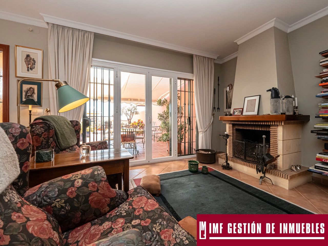 Living room of House or chalet for sale in Vélez-Málaga  with Air Conditioner, Terrace and Swimming Pool