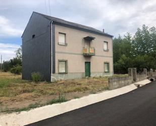 Vista exterior de Casa o xalet en venda en Carracedelo amb Balcó