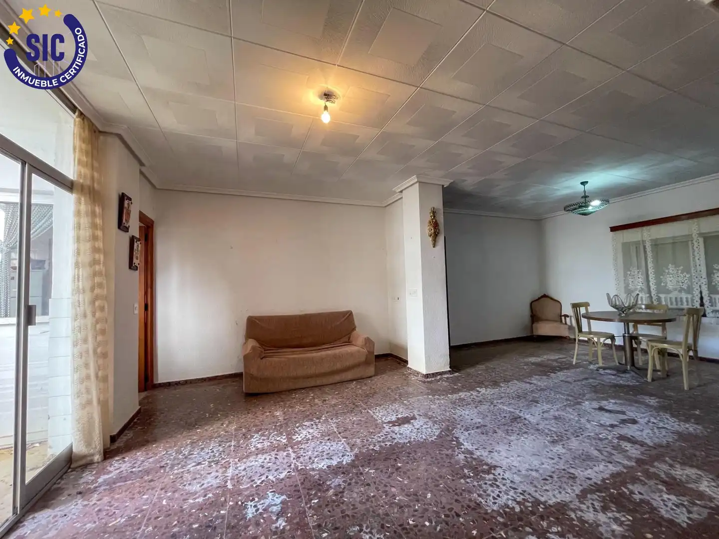 Maisonette zum Verkauf in Chera mit Heizung, Privatgarten und Balkon