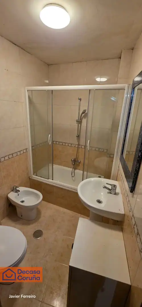 Baño de Piso de alquiler en A Coruña Capital 