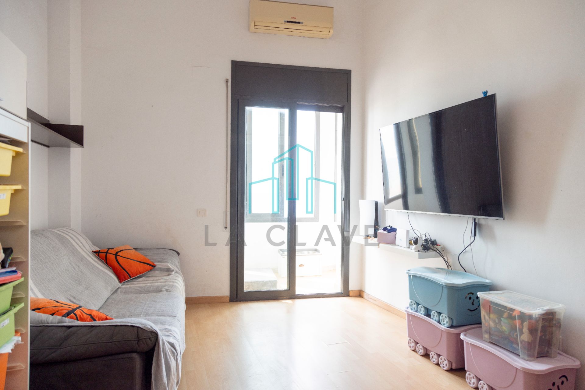 Sala d'estar de Dúplex en venda en Premià de Mar amb Parquet, Terrassa i Balcó