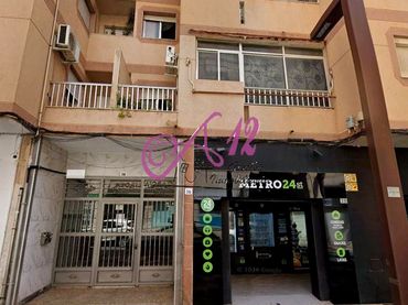 Piso en venta en Calle Constantino
