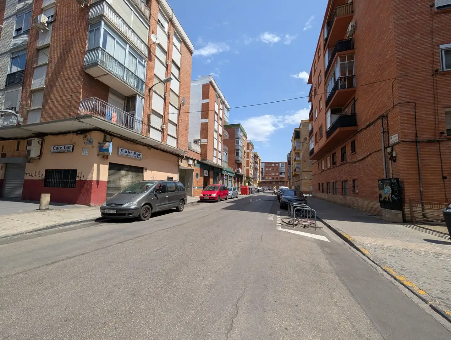 Vista exterior de Garatge en venda en Las Fuentes