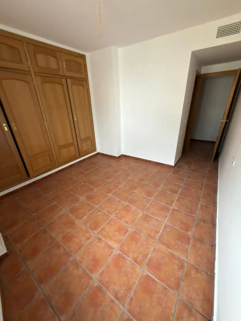 Piso en venta en Alcaucín con Terraza, Horno y Piscina comunitaria