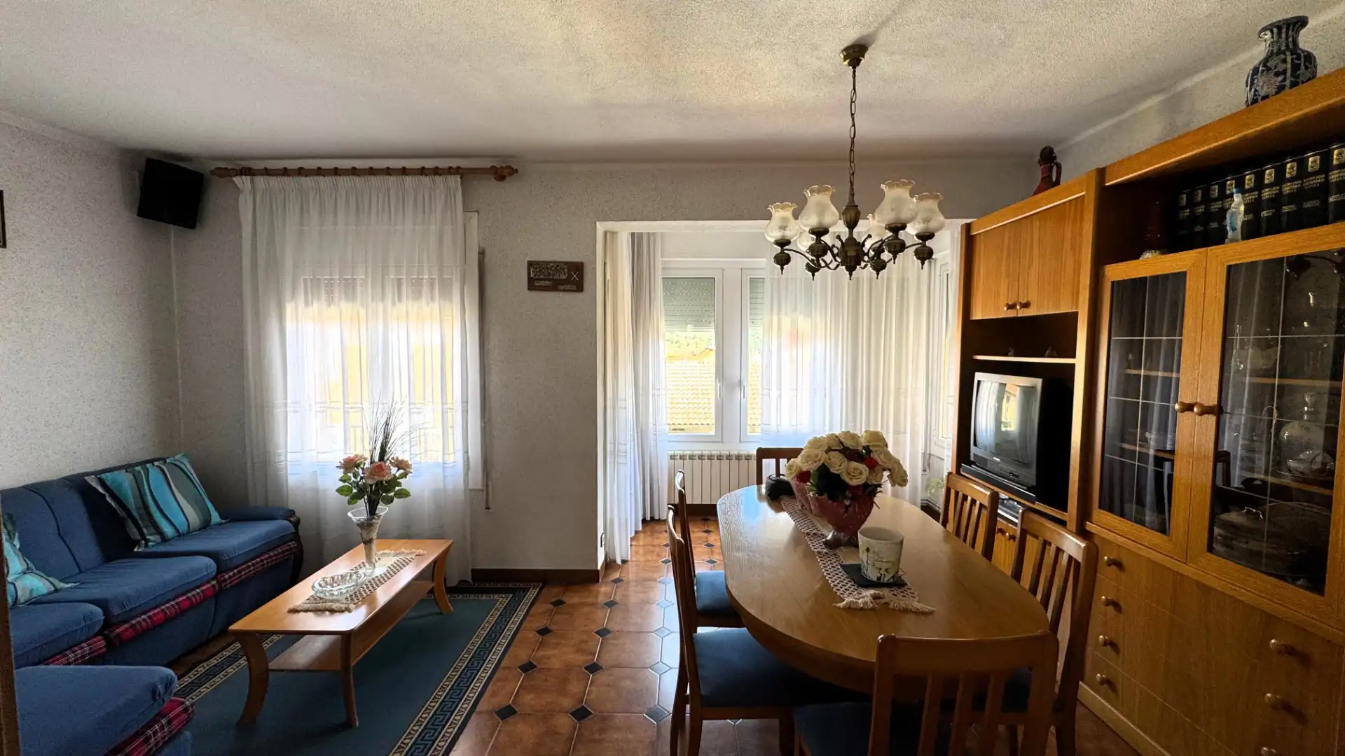 Dining room of Flat for sale in Olot  with Heating, Furnished and Oven