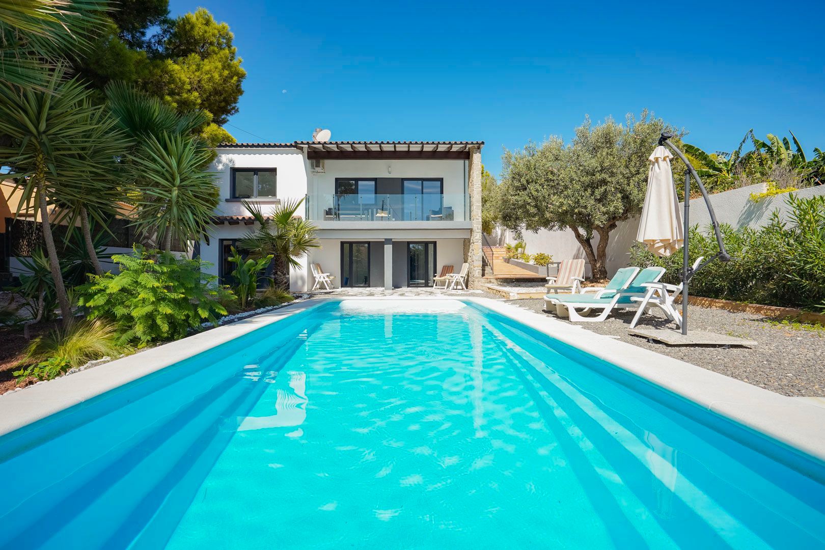 Piscina de Finca rústica en venta en Calpe / Calp con Aire acondicionado, Calefacción y Jardín privado