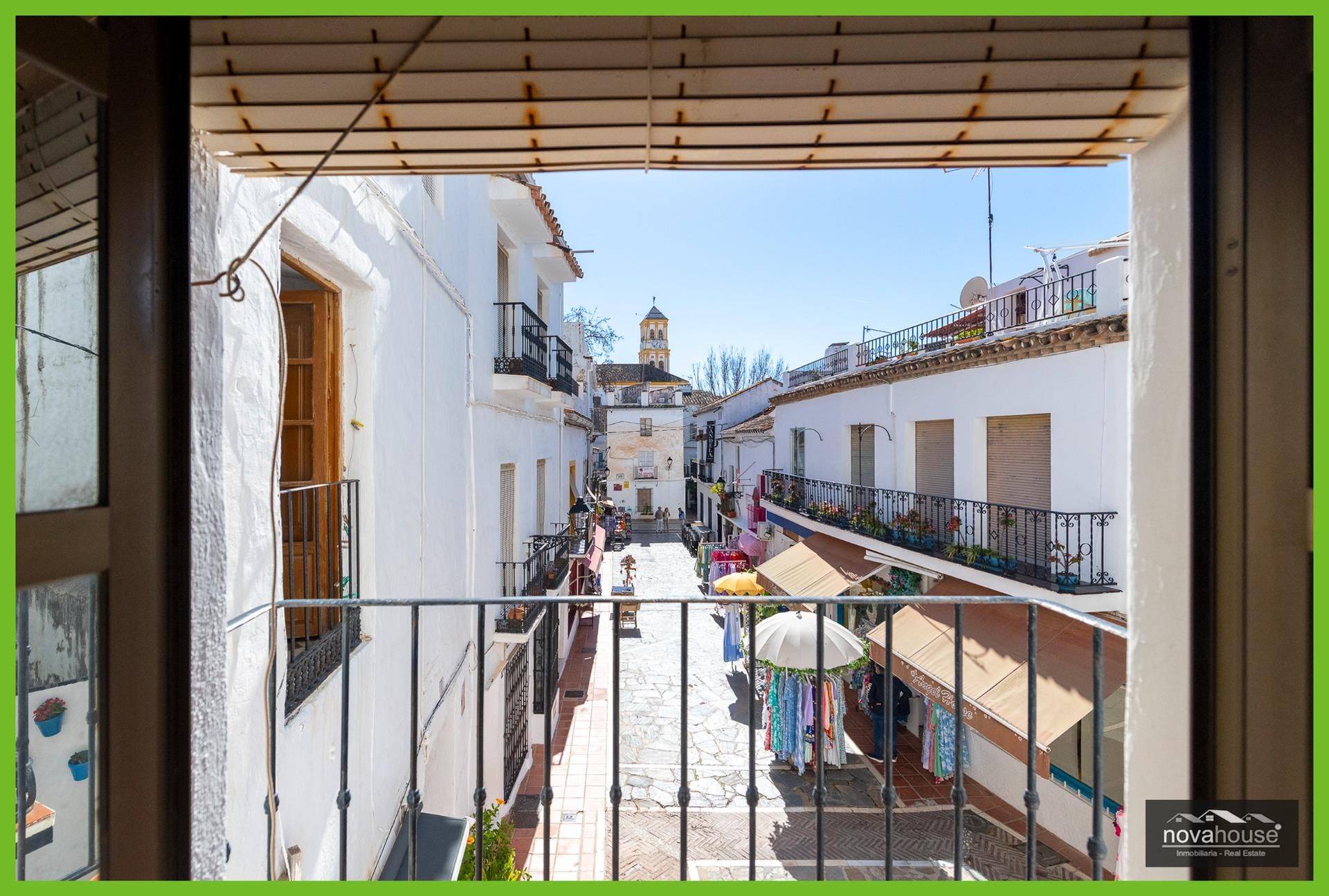 Vista exterior de Edifici en venda en Marbella