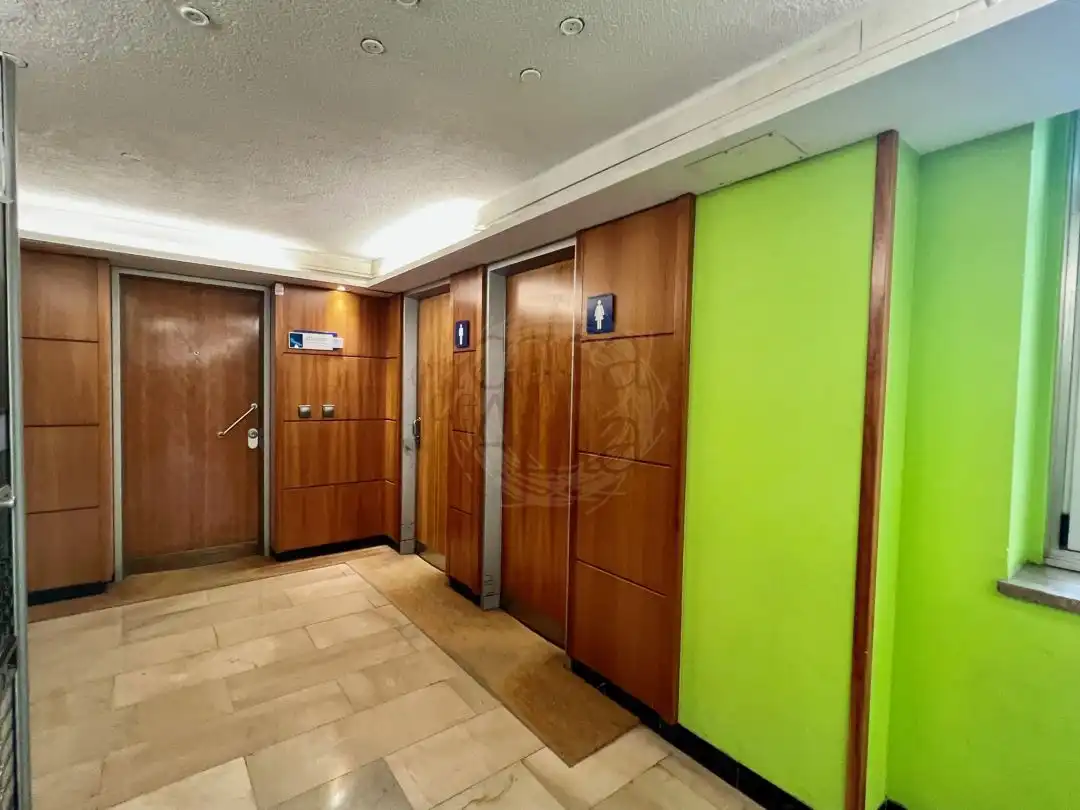 Office space with lift for sale in Gran Vía de Don Diego López de Haro 17, imagen 27