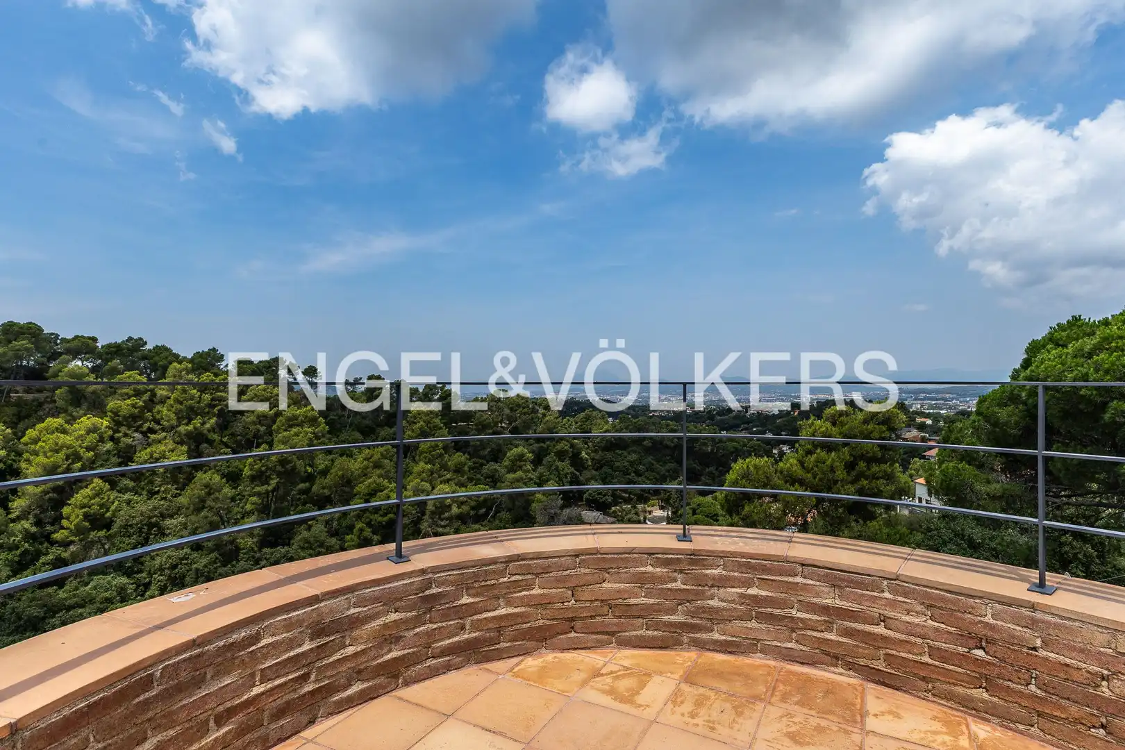 Terrassa de Casa adosada en venda en Sant Cugat del Vallès amb Calefacció, Jardí privat i Parquet