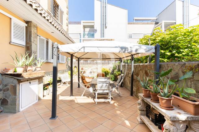 Casa-chalet en Venta en Carrer de Torras i Bages en Martinica – Ateneu