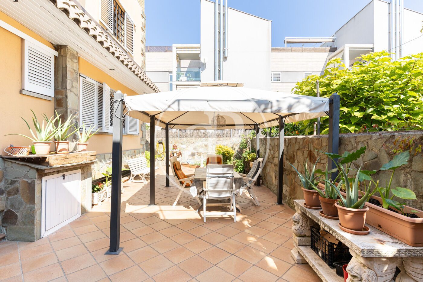 Terrassa de Casa o xalet en venda en Cerdanyola del Vallès amb Aire condicionat, Calefacció i Jardí privat