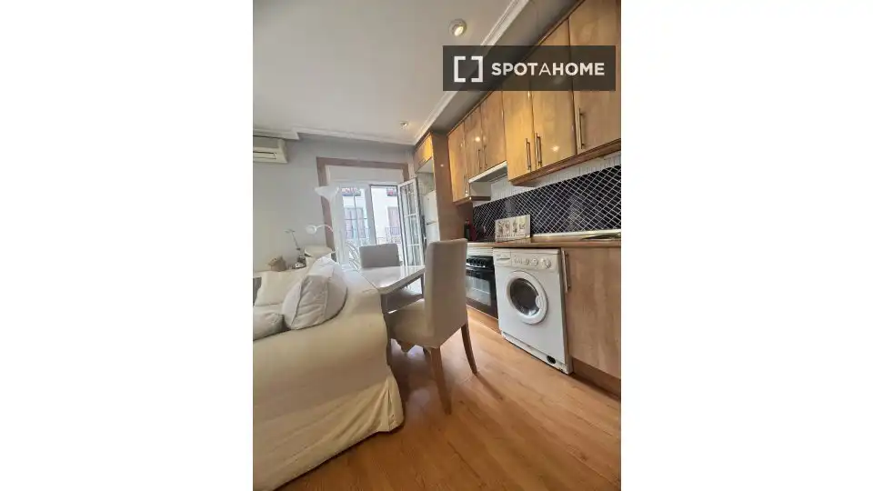 Appartamento con terrazza in affitto a Centro, imagen 18