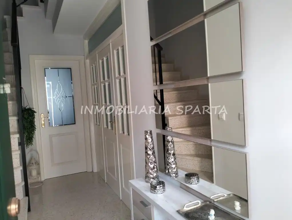 Casa adosada en venta en Coria del Río con Aire acondicionado, Terraza y Trastero