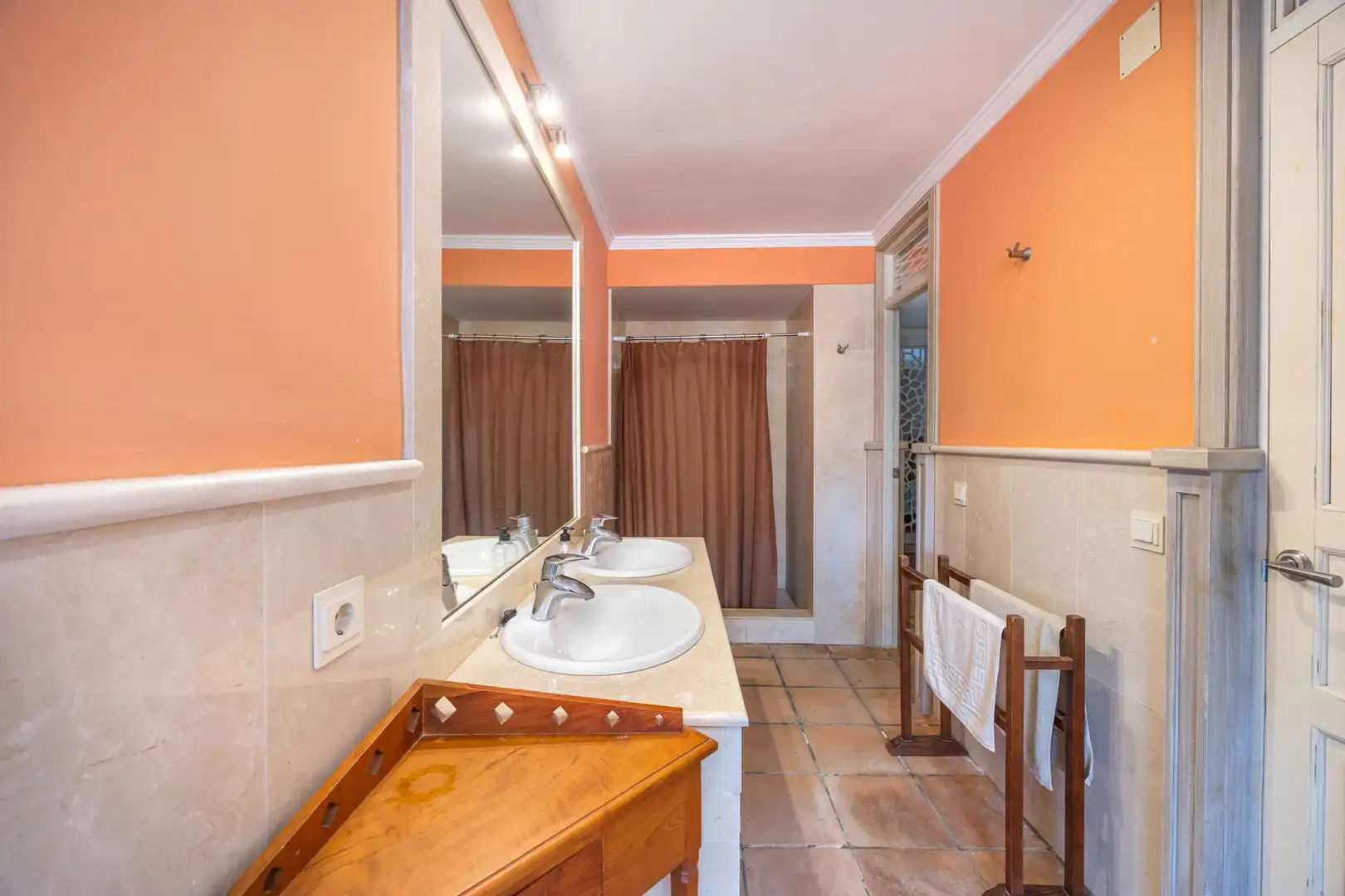 Bany de Casa o xalet en venda en Manilva amb Jardí privat, Terrassa i Traster