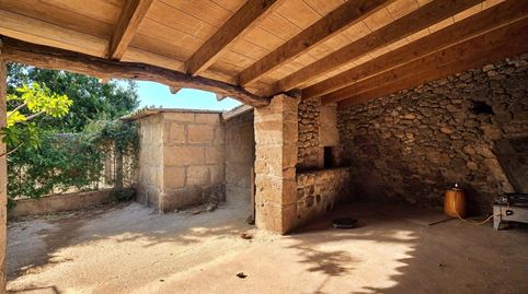 Finca rústica con jardín y gran potencial de reforma cerca de Pollença