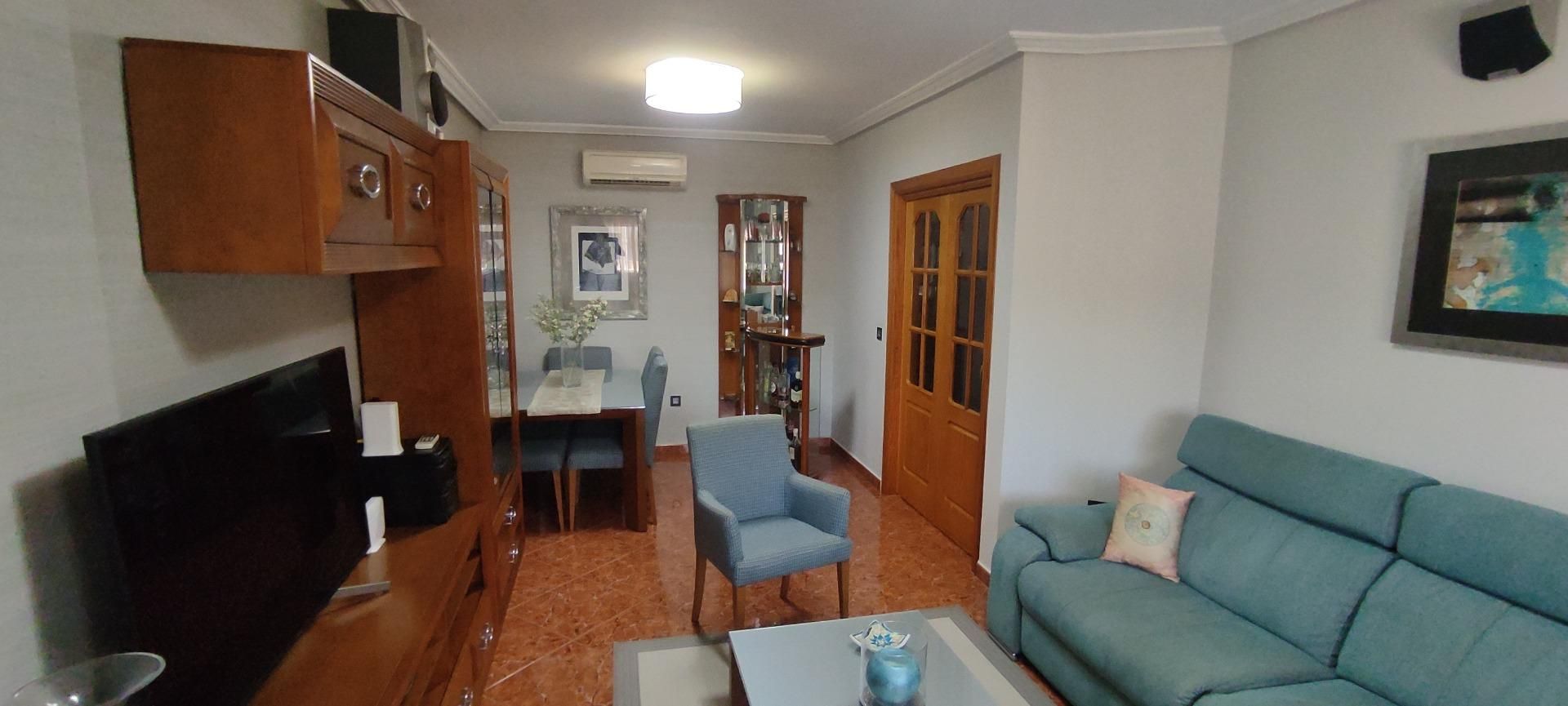 Sala d'estar de Casa adosada en venda en Cartagena amb Aire condicionat