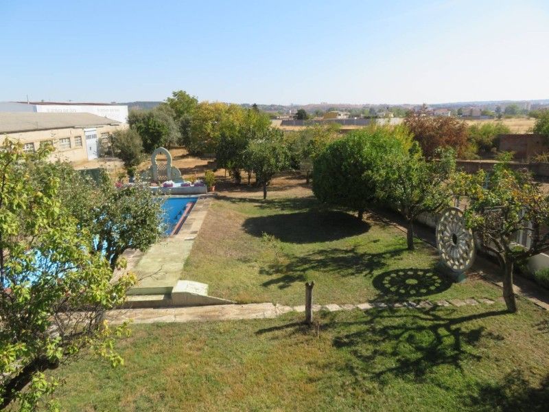 Piscina de Casa o chalet en venta en San Andrés del Rabanedo con Calefacción, Parquet y Terraza