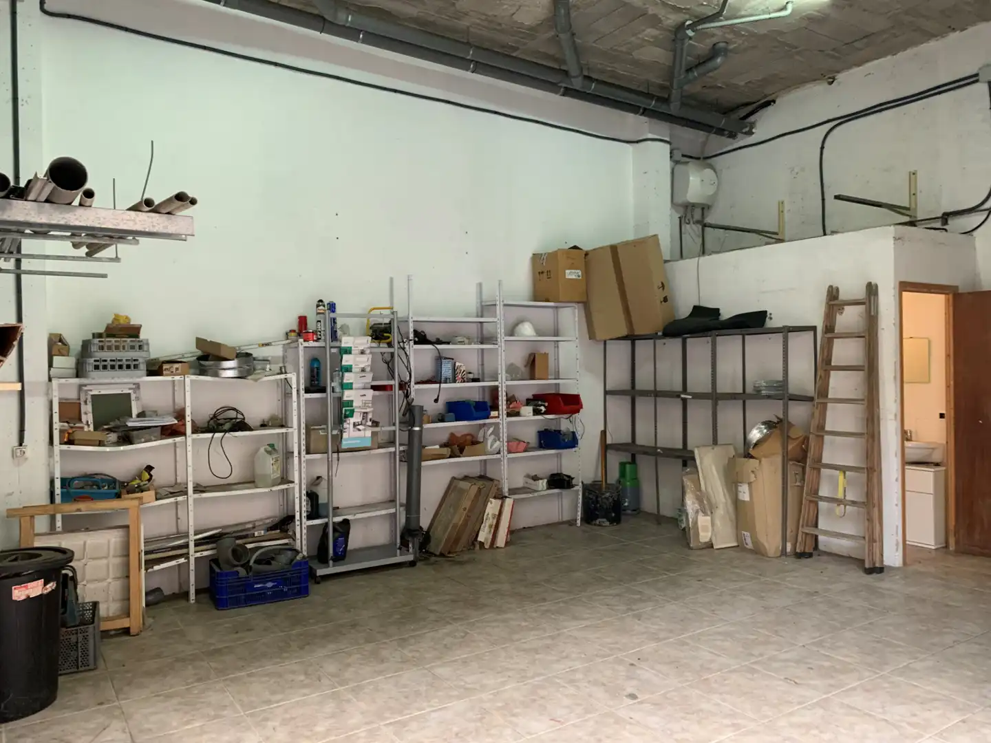Gewerbefläche zum Verkauf in Carrer d'Enric Castro Casanovas 1, imagen 3
