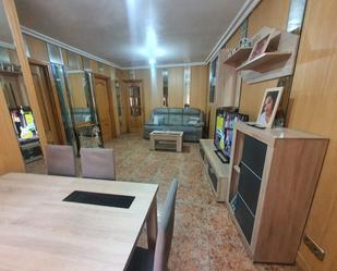 Sala d'estar de Casa o xalet en venda en Salamanca Capital amb Calefacció