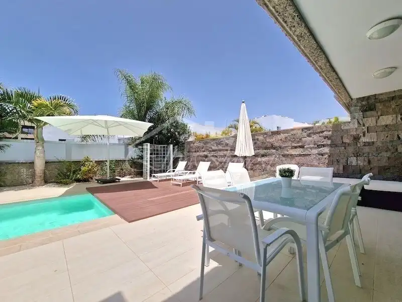 Terrassa de Casa o xalet en venda en Adeje amb Aire condicionat, Jardí privat i Terrassa