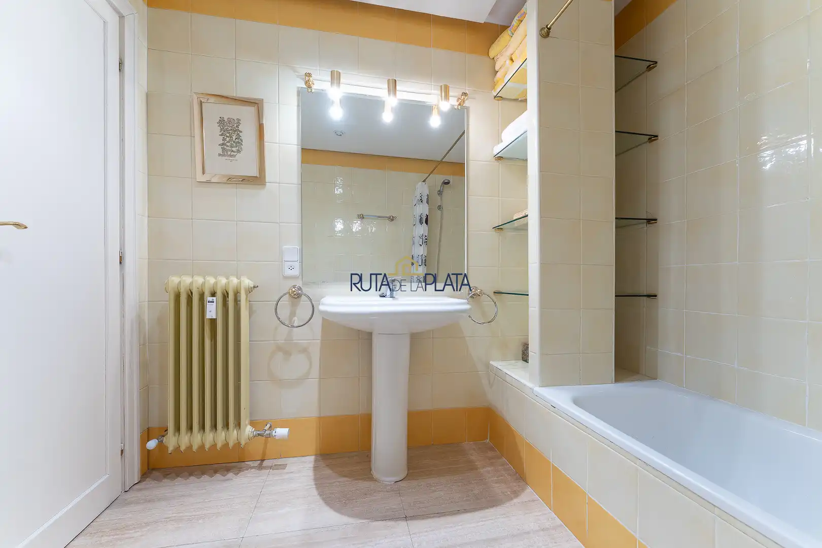 Bathroom of Attic for sale in Zamora Capital   with Air Conditioner, Heating and Parquet flooring