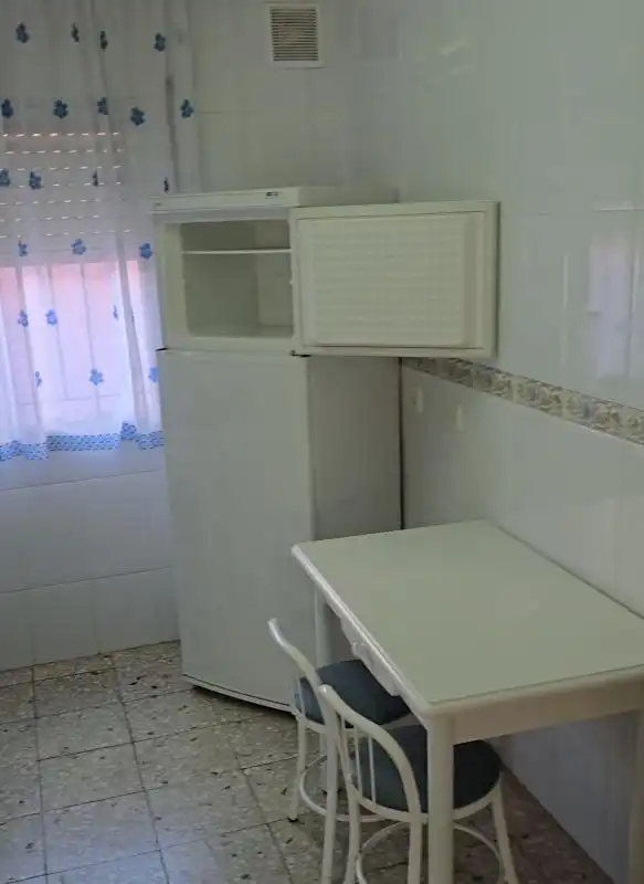 Cocina de Piso en venta en Navaluenga con Calefacción, Terraza y Balcón