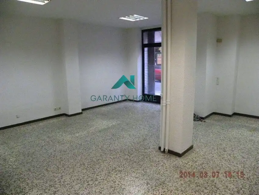 Local en venda en Zaragoza amb Aire condicionat