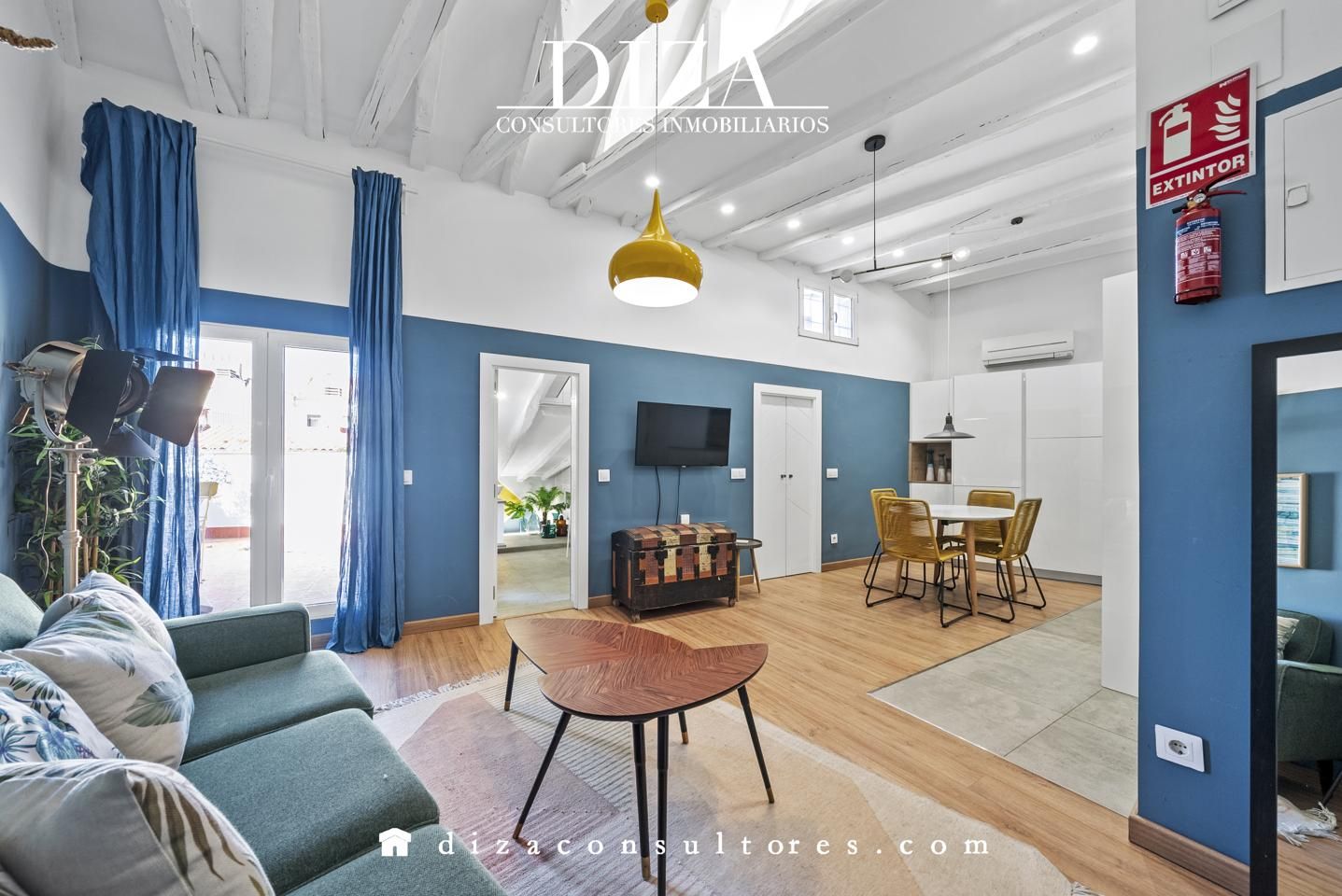 Living room of Attic for sale in  Madrid Capital  with Air Conditioner, Heating and Terrace