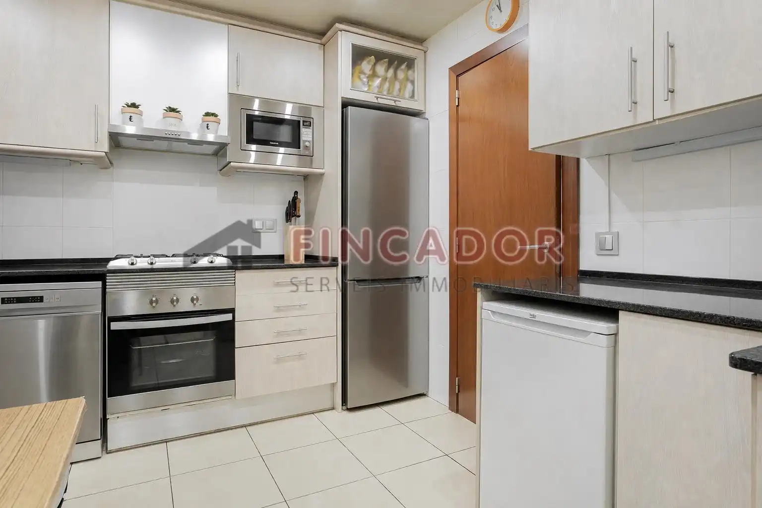 Piso con terraza en venta en Passatge de Carbonell, imagen 13