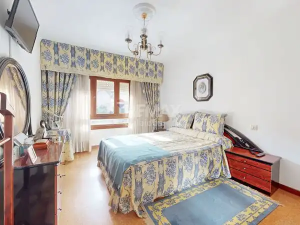 Habitación de Piso en venta en Vigo  con Parquet y Terraza