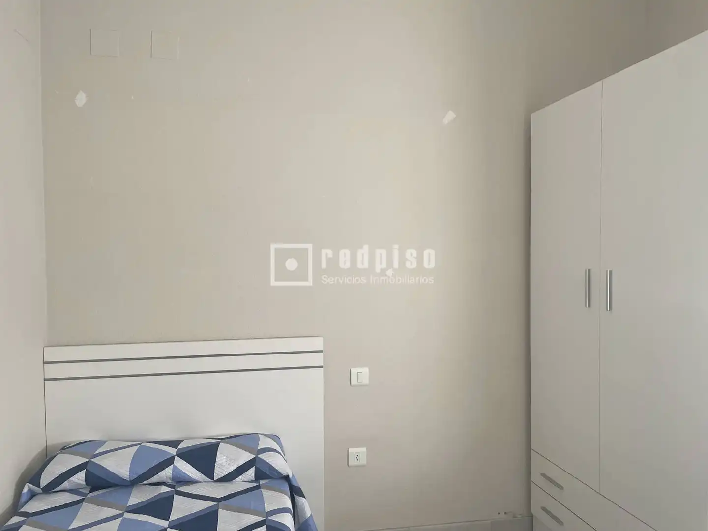 Bedroom of Flat for rent in Sevilla  with Air Conditioner, Terrace and Furnished