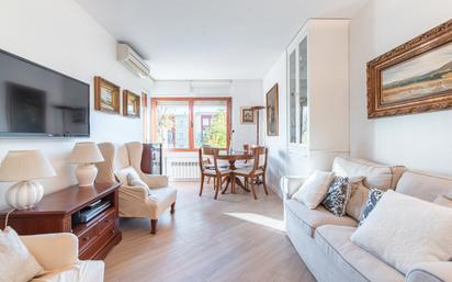 Living room of Flat for sale in  Madrid Capital  with Air Conditioner and Terrace